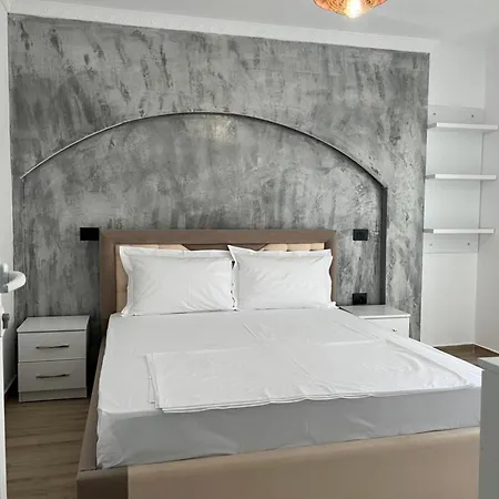 1 Bedroom Apartment *